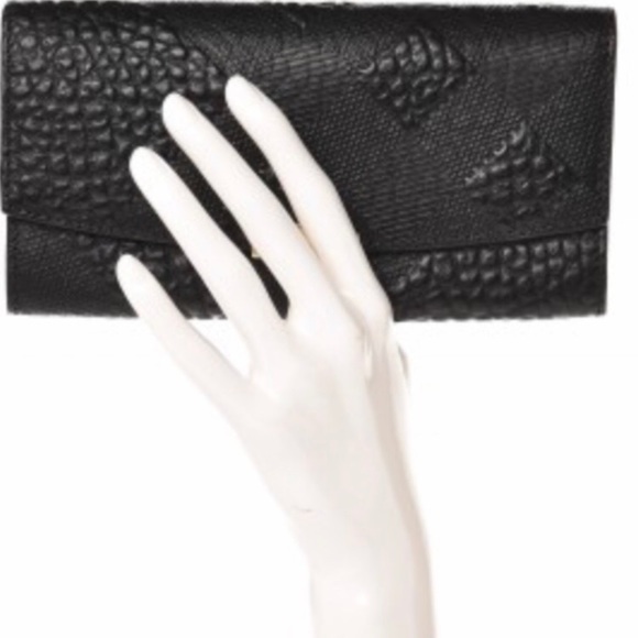 BURBERRY Embossed Check Signature Grain Porter - Picture 3 of 8